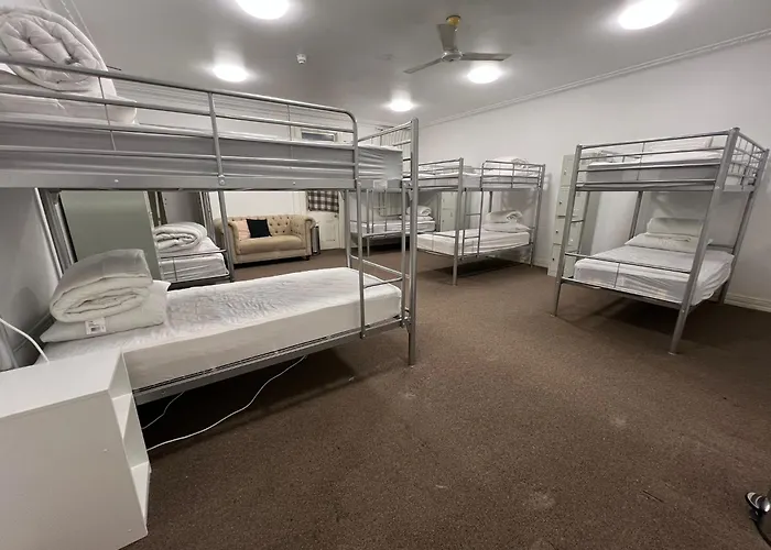 Wallaby Backpackers Hostel Perth - Note - Valid Passport Required To Check In -
